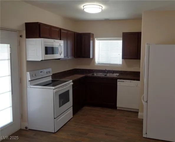 $1,500 | 5081 North Pioneer Way, Unit B, Las Vegas, NV 89149