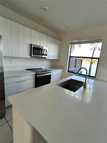 $3,650 | 9113 Northwest 159th Street, Unit 9113, Miami Lakes, FL 33018
