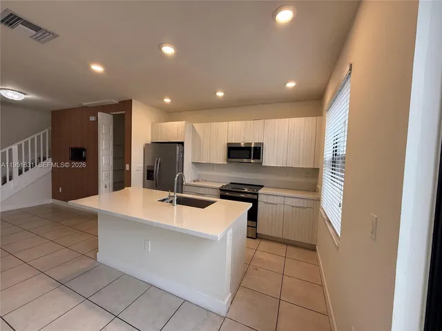 $3,650 | 9113 Northwest 159th Street, Unit 9113, Miami Lakes, FL 33018