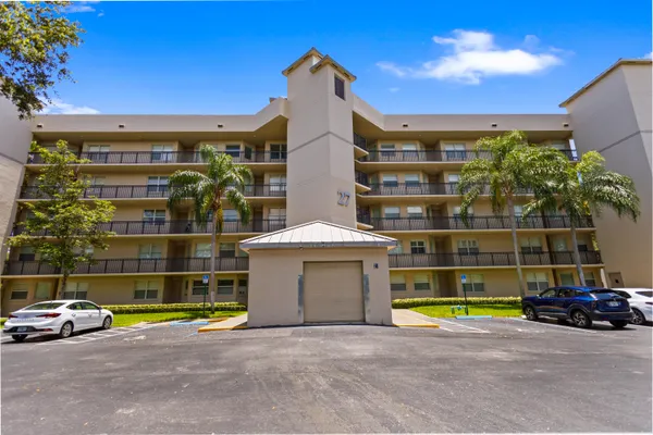 $2,500 | 27 Royal Palm Way, Unit 503, Boca Raton, FL 33432