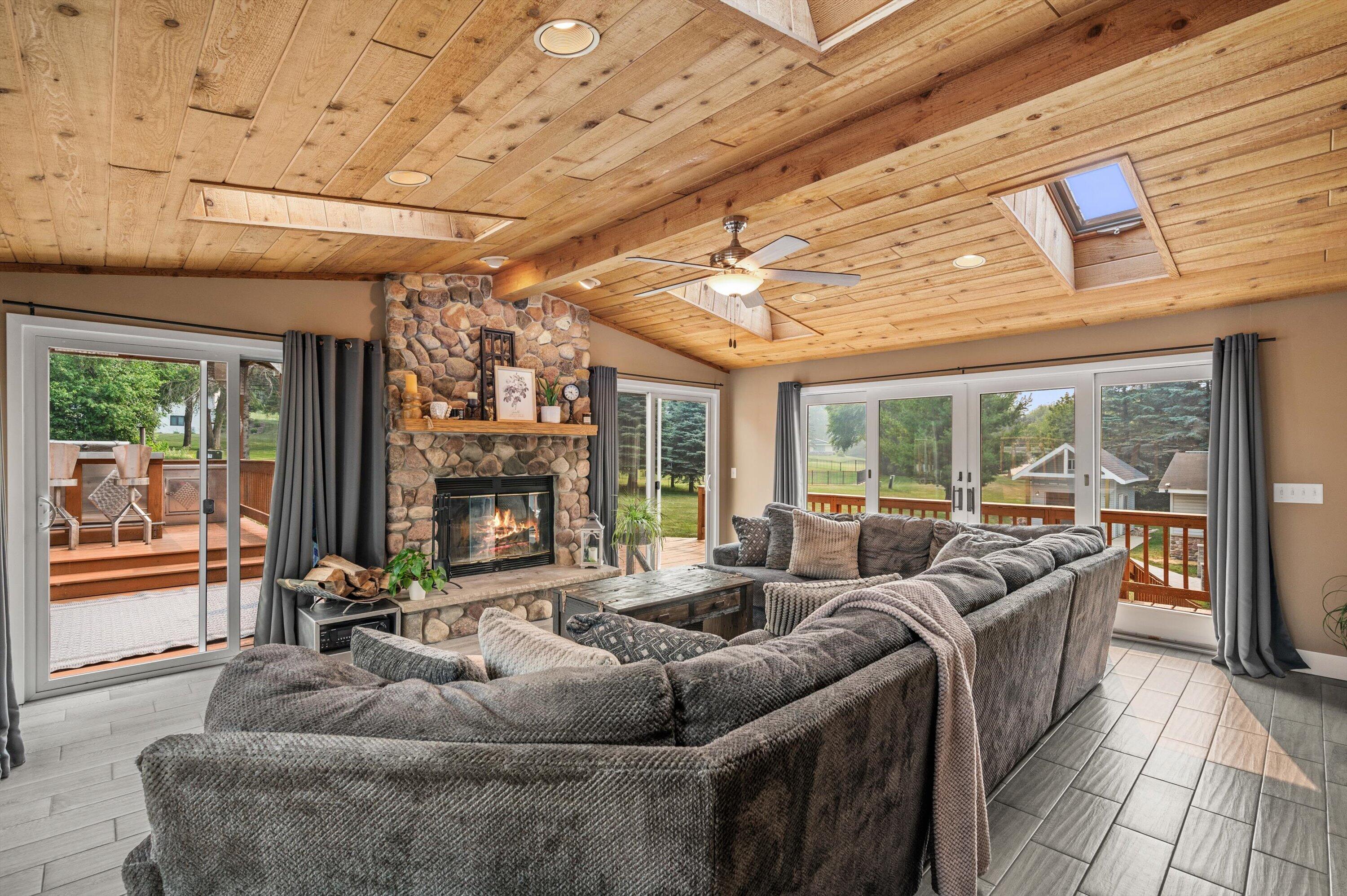 N5W27357 Northview Road Pewaukee, WI 53188 - Photo 14 of 79 36-DSC2625