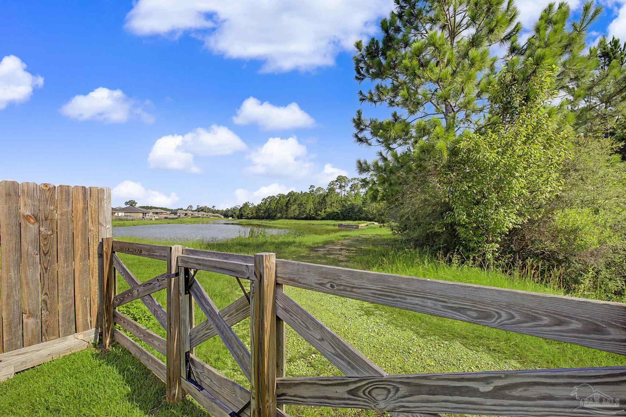 400 Broadleaf Circle Cantonment, FL 32533 - Photo 31 of 34