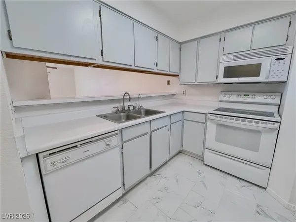 $110,000 | 2044 Mesquite Lane, Unit 202, Laughlin, NV 89029