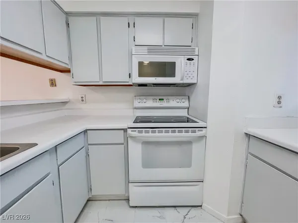 $110,000 | 2044 Mesquite Lane, Unit 202, Laughlin, NV 89029