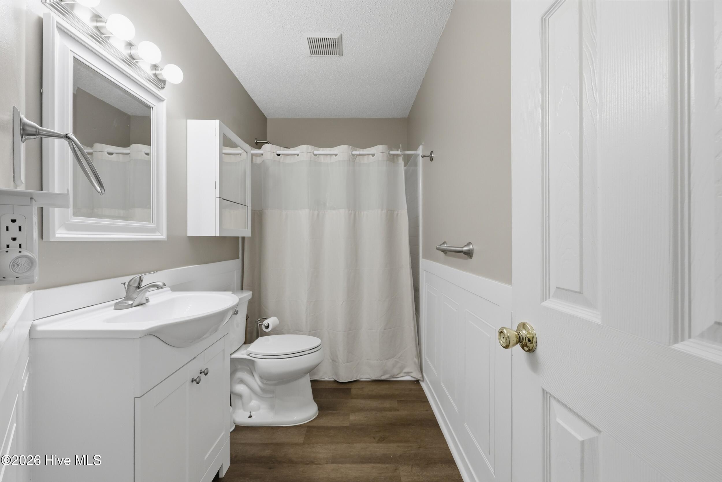 935 Soundside Road Edenton, NC 27932 - Photo 24 of 34 Hall Bathroom