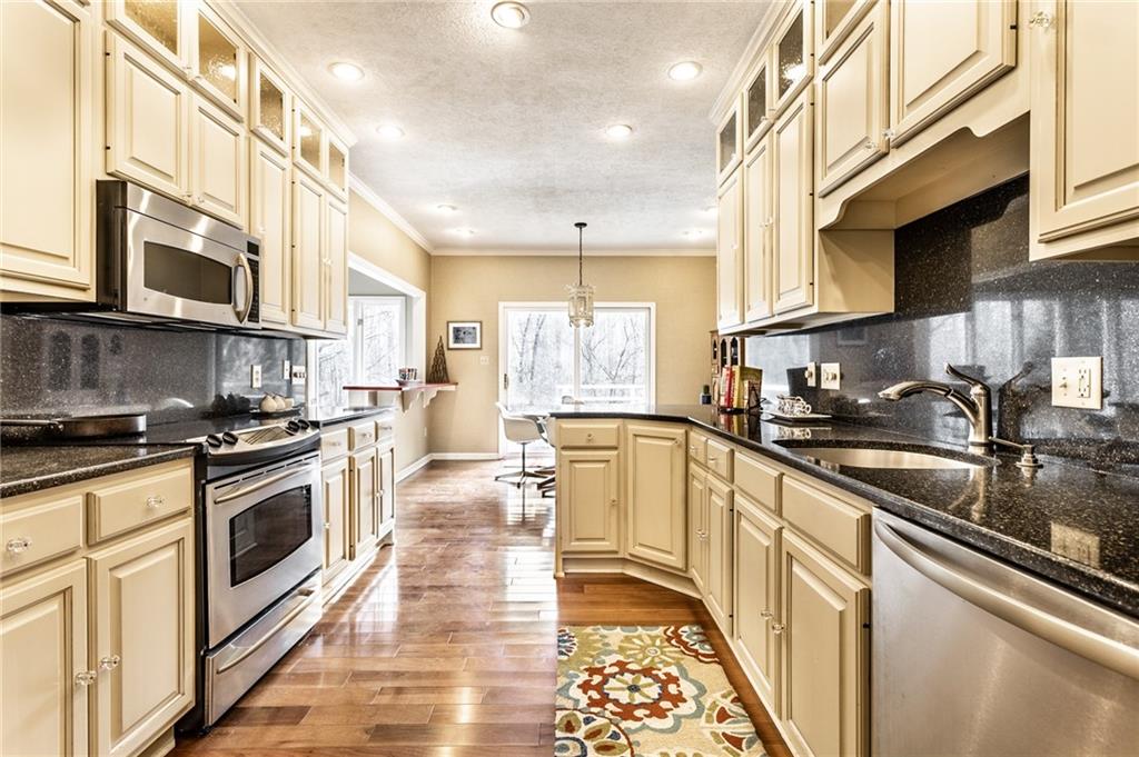 8989 Sargent Road Indianapolis, IN 46256 - Photo 11 of 36 Gallery Image 11