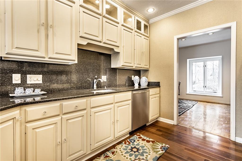 8989 Sargent Road Indianapolis, IN 46256 - Photo 12 of 36 Gallery Image 12