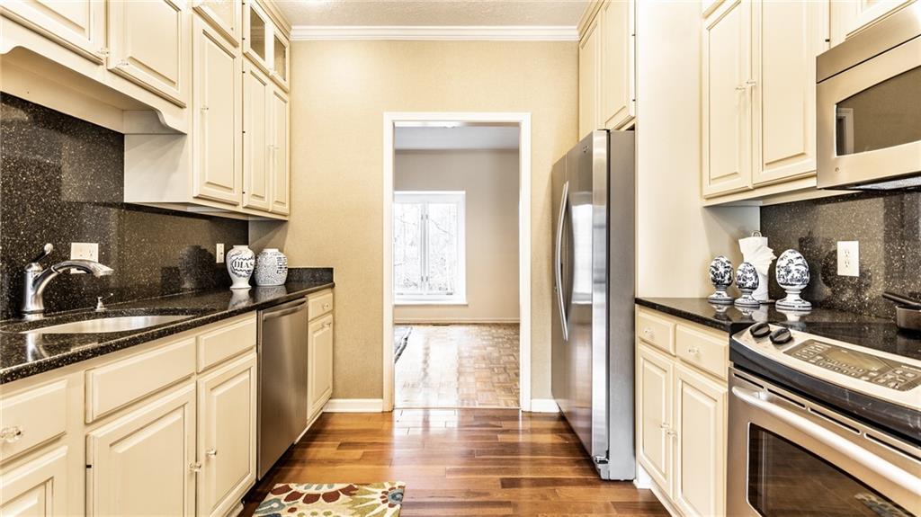 8989 Sargent Road Indianapolis, IN 46256 - Photo 14 of 36 Gallery Image 14