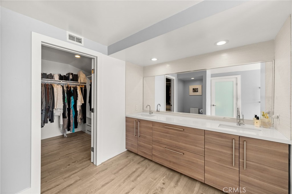 8601 Links Road Buena Park, CA 90621 - Photo 32 of 75 Dual Sink