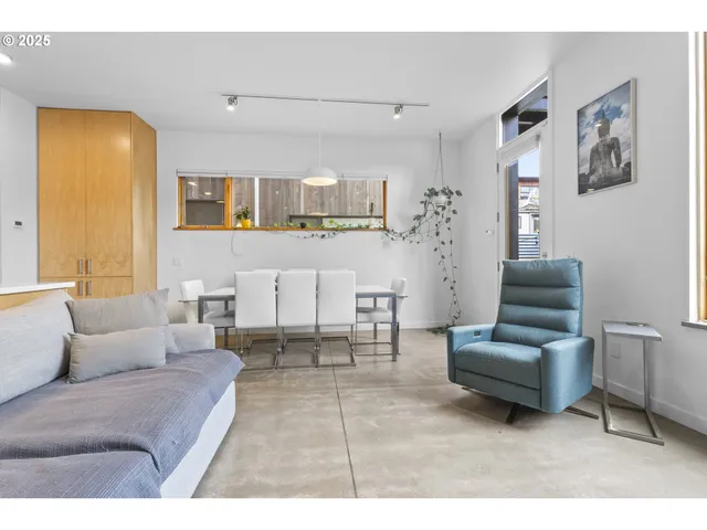 $625,000 | 2747 Friendly Alley, Eugene, OR 97405