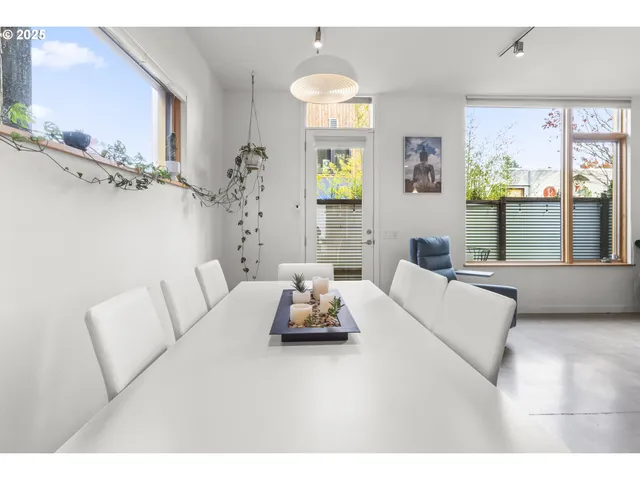 $625,000 | 2747 Friendly Alley, Eugene, OR 97405