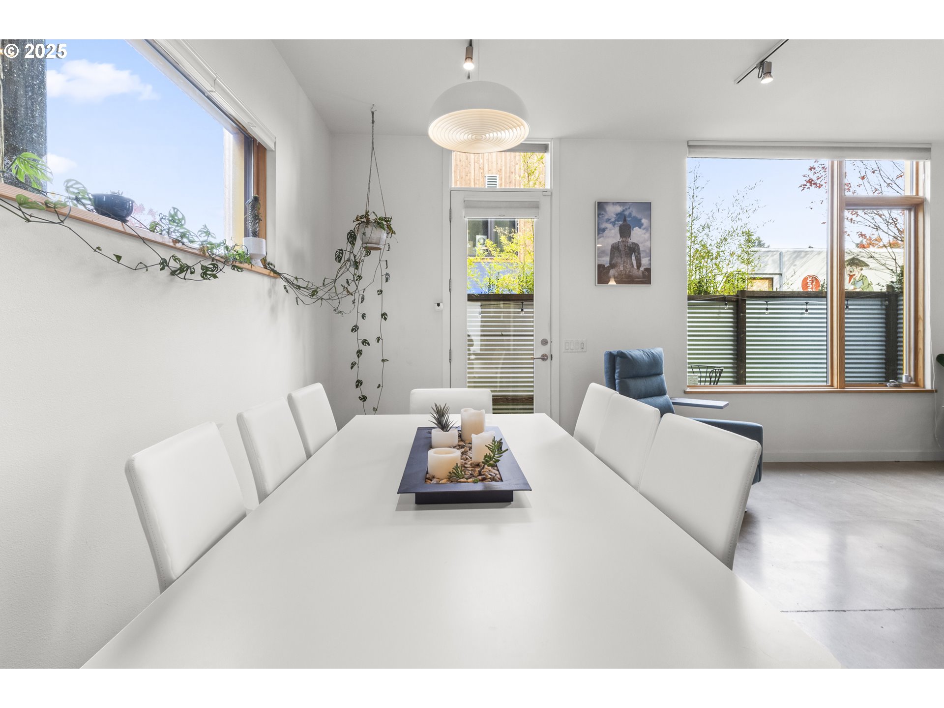 2747 Friendly Alley Eugene, OR 97405 - Photo 14 of 39 Bathroom