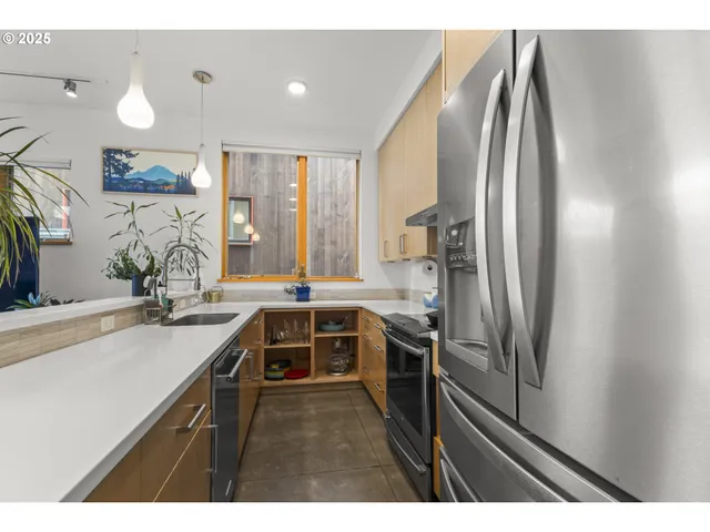 $625,000 | 2747 Friendly Alley, Eugene, OR 97405