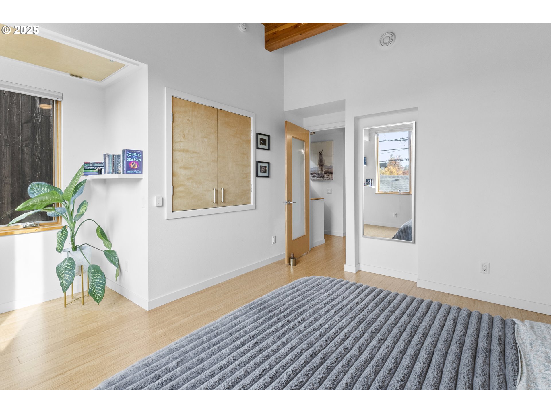 2747 Friendly Alley Eugene, OR 97405 - Photo 24 of 39 Bedroom