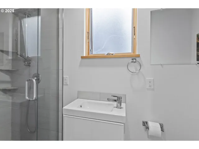 $625,000 | 2747 Friendly Alley, Eugene, OR 97405