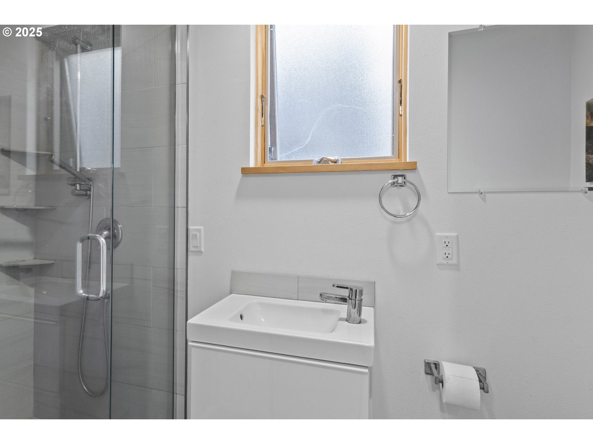 2747 Friendly Alley Eugene, OR 97405 - Photo 33 of 39