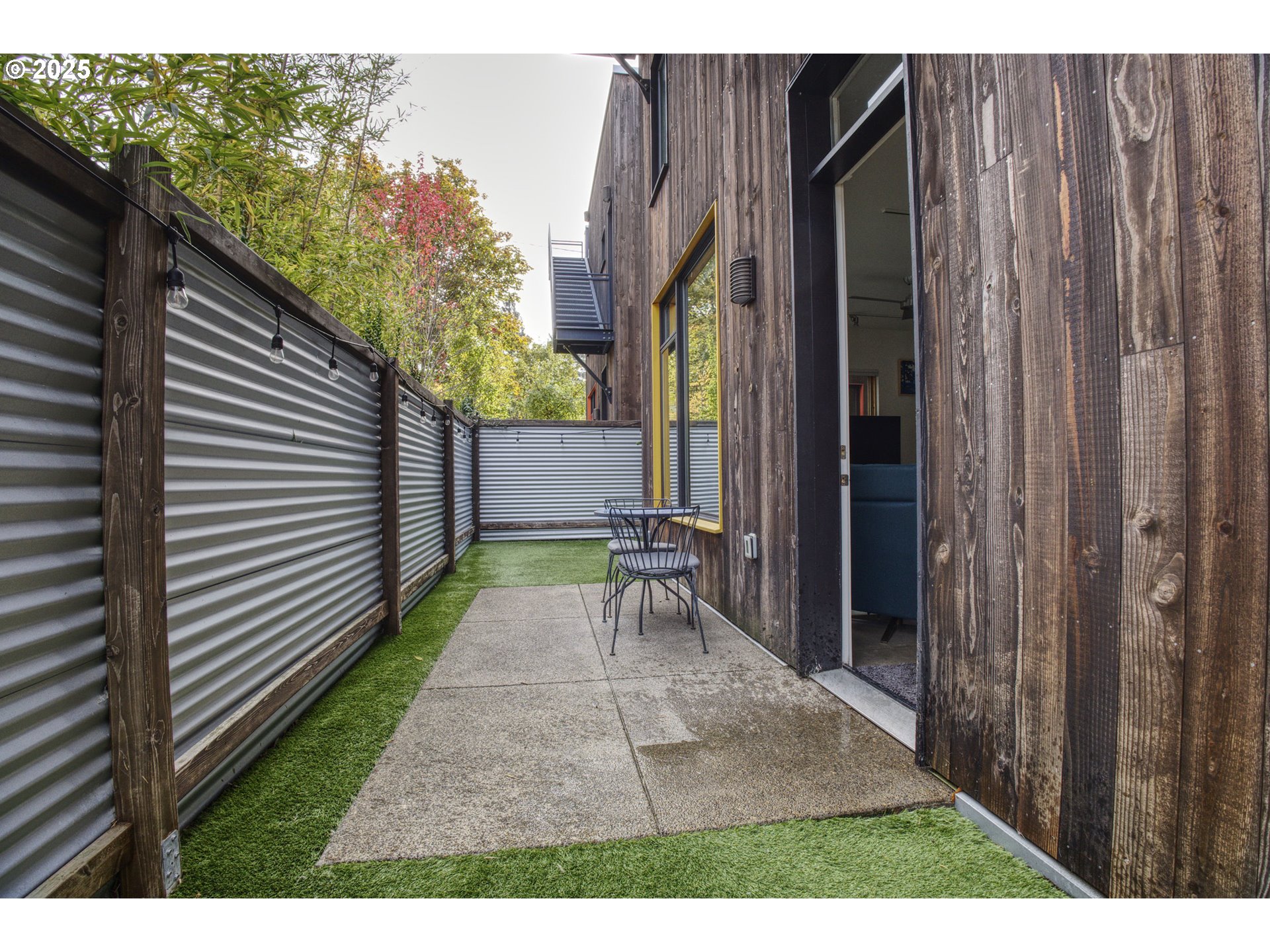 2747 Friendly Alley Eugene, OR 97405 - Photo 35 of 39