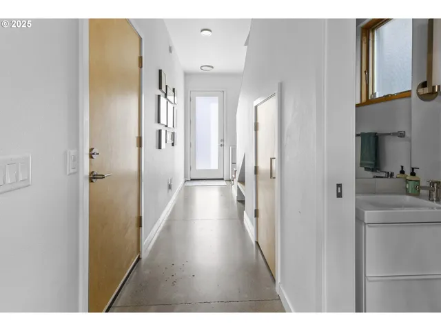 $625,000 | 2747 Friendly Alley, Eugene, OR 97405