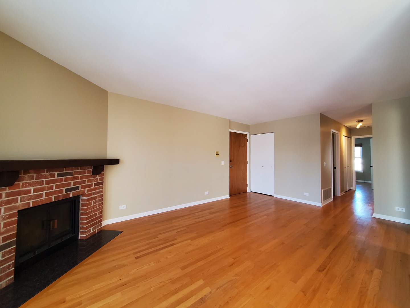 733 Plum Tree Court, Unit C2 Wheeling, IL 60090 - Photo 4 of 25