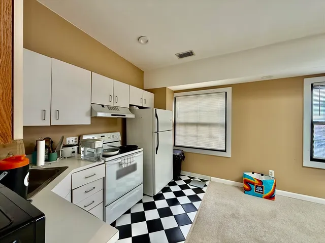 $2,000 | 21 Linden Street, Unit 409, Quincy, MA 02170