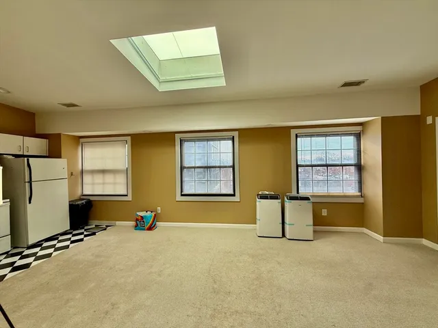 $2,000 | 21 Linden Street, Unit 409, Quincy, MA 02170