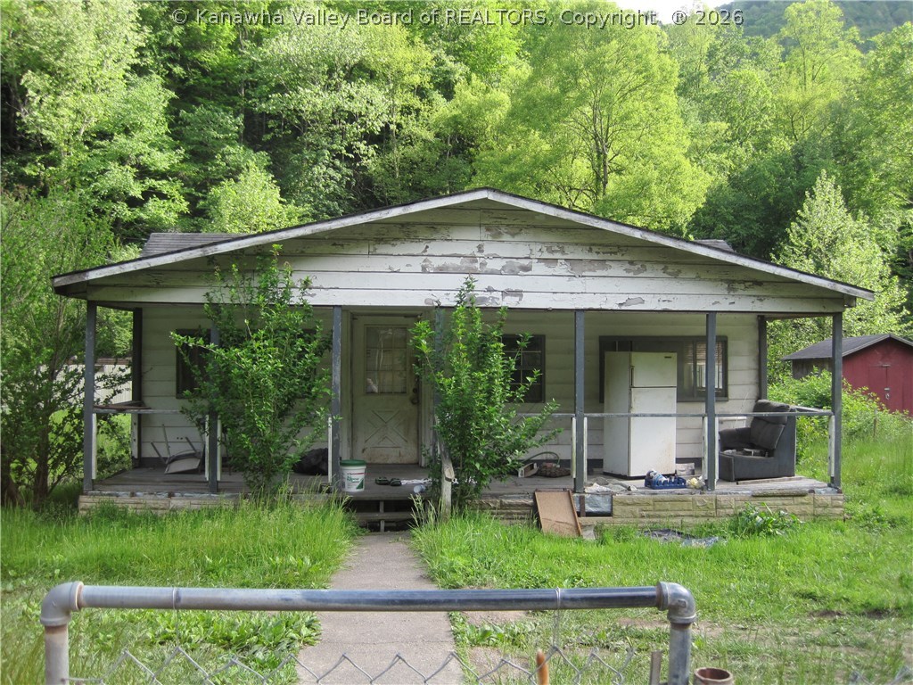 642 Decota Road Eskdale, WV 25075 - Photo 1 of 9 Gallery Image 1