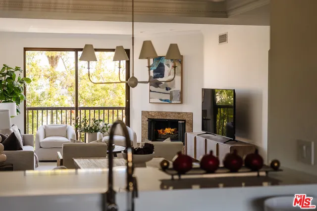 $7,000 | 11847 Gorham Avenue, Unit 302, Los Angeles, CA 90049