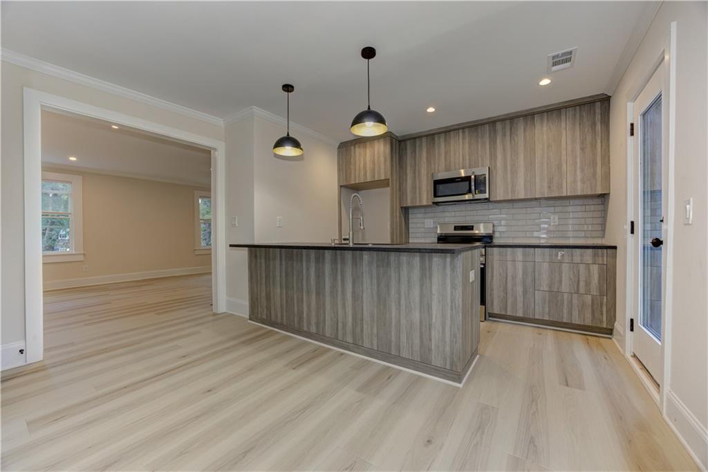83 26th Street Northwest, Unit TOP Atlanta, GA 30309 - Photo 8 of 18 Gallery Image 8