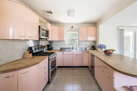 $987,000 | 27 West Side Avenue, East Quogue, NY 11942