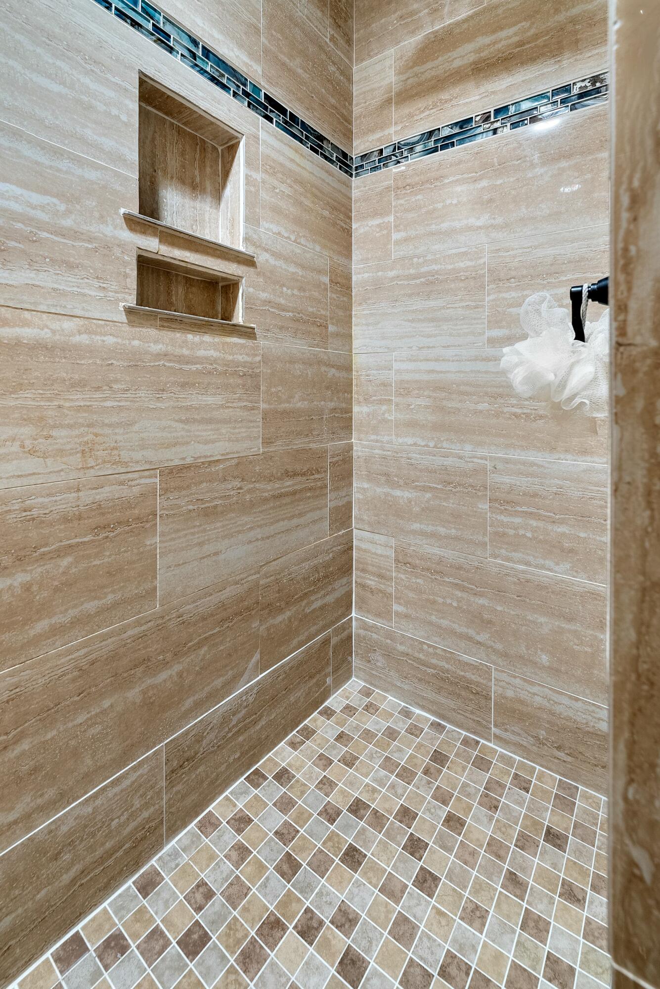 3145 Quartz Hill Road Redding, CA 96003 - Photo 18 of 32 a bathroom with a shower