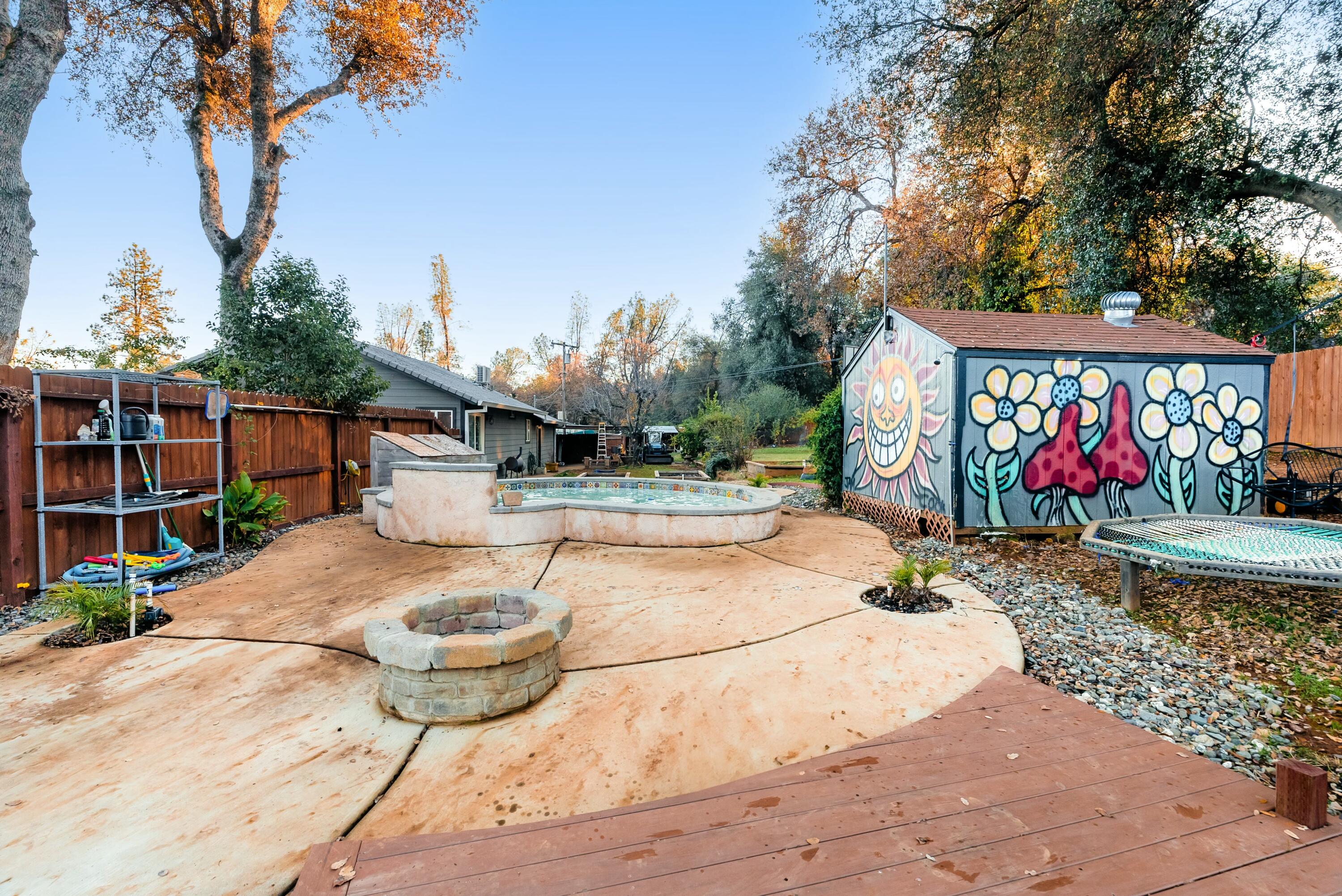 3145 Quartz Hill Road Redding, CA 96003 - Photo 24 of 32 a view of outdoor space and yard