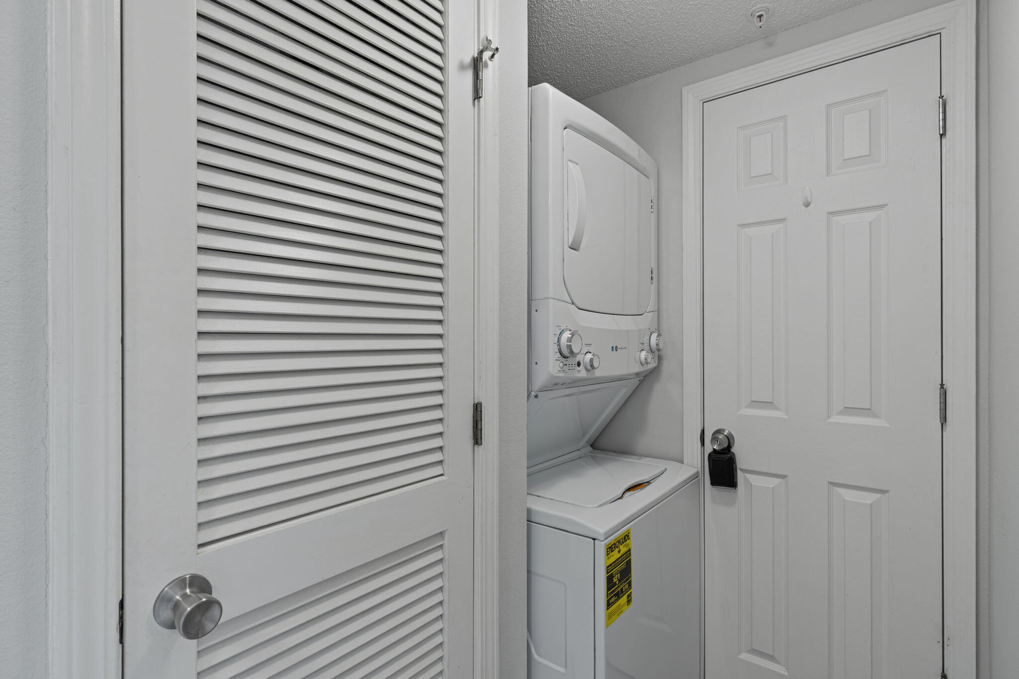 520 Santa Rosa Boulevard, Unit 404 Fort Walton Beach, FL 32548 - Photo 27 of 44 a bathroom with a toilet and a sink