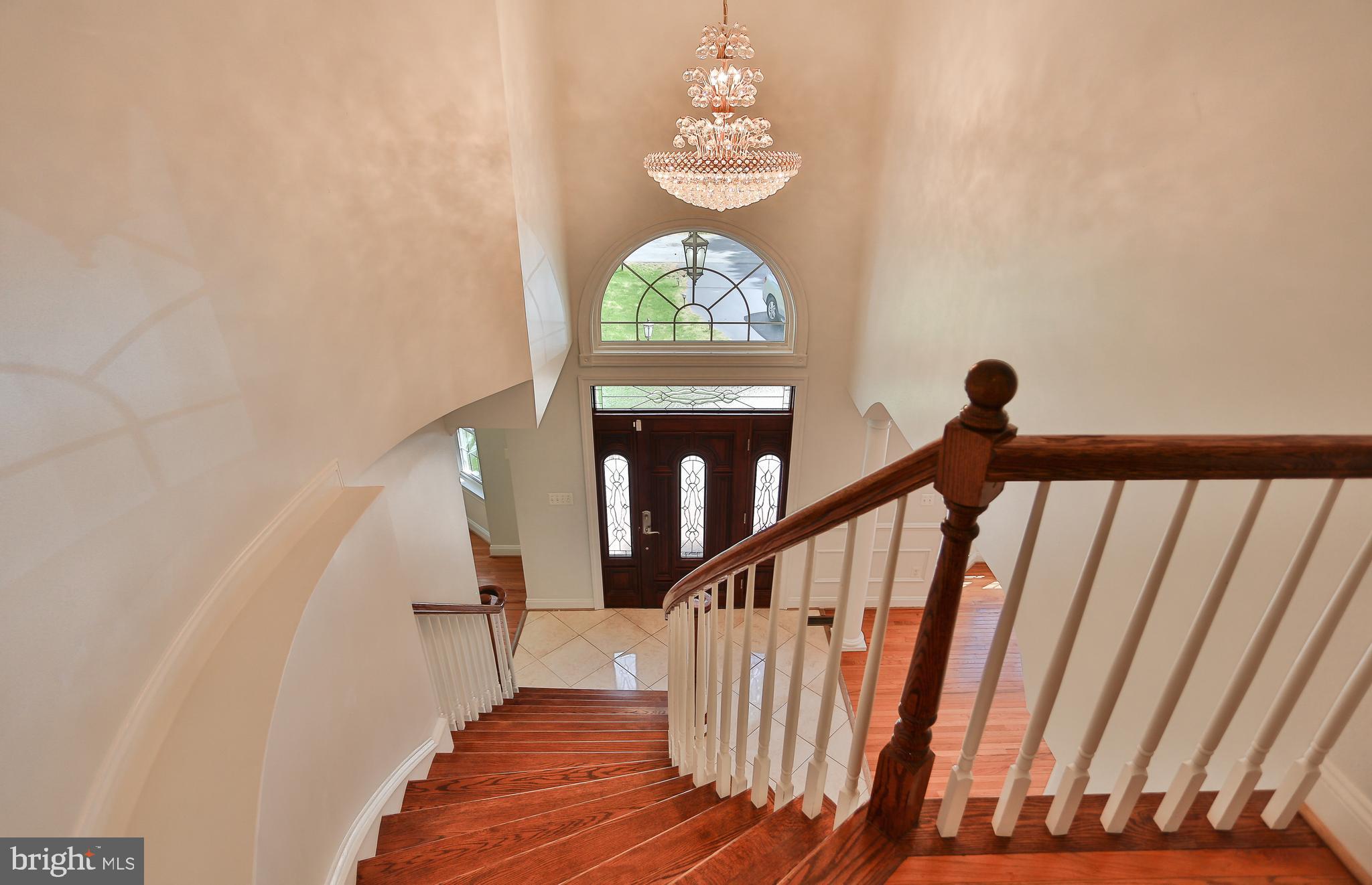 7215 Tanager Street Springfield, VA 22150 - Photo 17 of 43 Bright & Airy Throughout This Beautiful Home