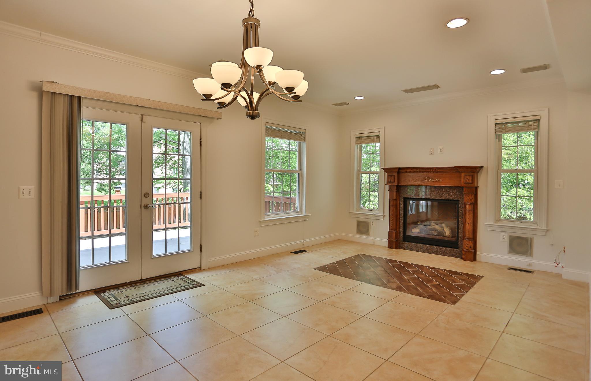 7215 Tanager Street Springfield, VA 22150 - Photo 9 of 43 Family Room