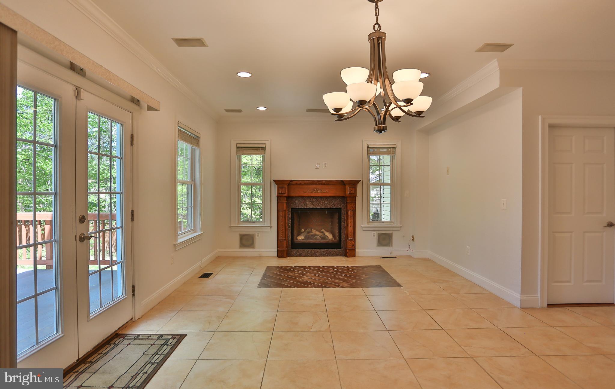 7215 Tanager Street Springfield, VA 22150 - Photo 10 of 43 Family Room