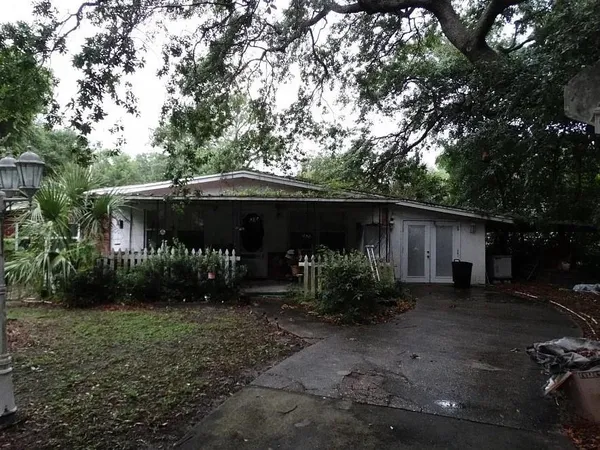 $5,000 | 2018 Hallmark Court, Lakeland, FL 33803