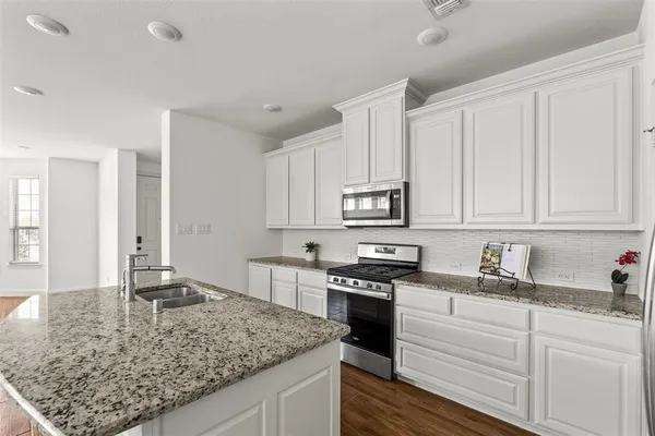 $415,000 | 4721 Smokey Quartz Lane, Arlington, TX 76005