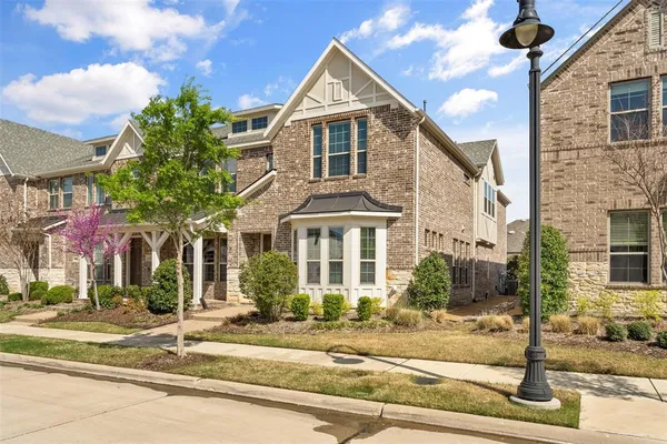 $415,000 | 4721 Smokey Quartz Lane, Arlington, TX 76005