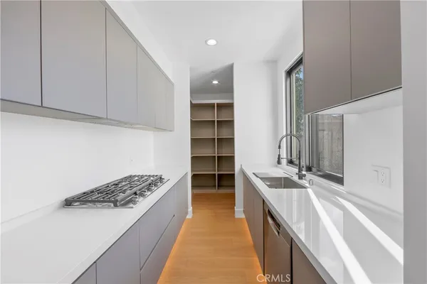 $10,500 | 853 Oak Street, Costa Mesa, CA 92627