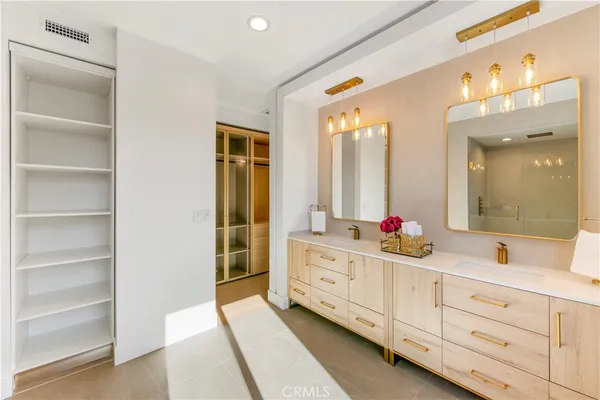 $10,500 | 853 Oak Street, Costa Mesa, CA 92627