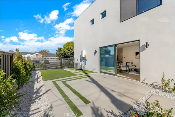 $10,500 | 853 Oak Street, Costa Mesa, CA 92627