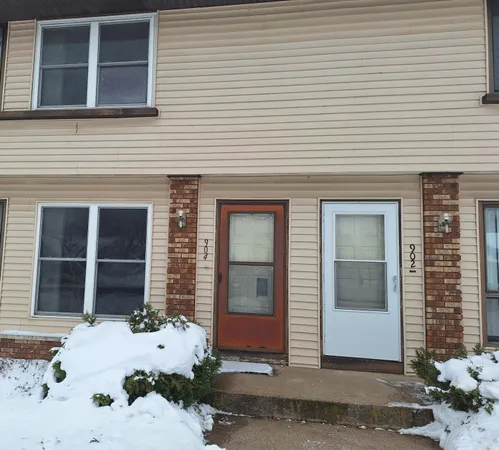 904 12th Avenue South, Unit 904, Onalaska, WI 54650