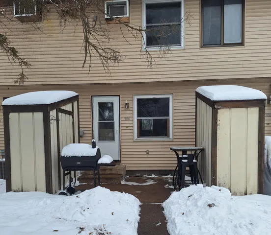 $179,900 | 904 12th Avenue South, Unit 904, Onalaska, WI 54650