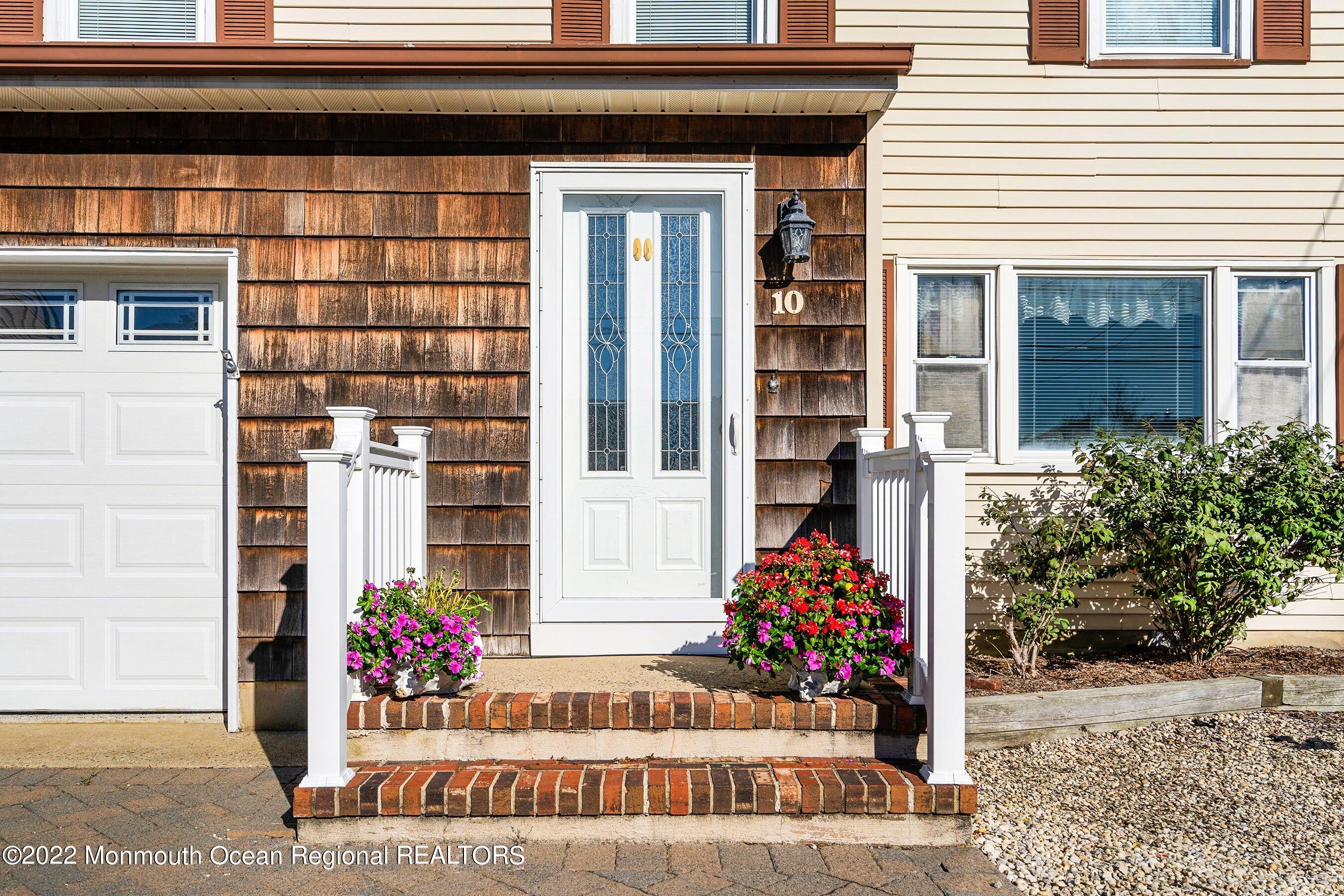 10 Rochester Drive Brick, NJ 08723 - Photo 13 of 29 06-Ext2 FrontDoor