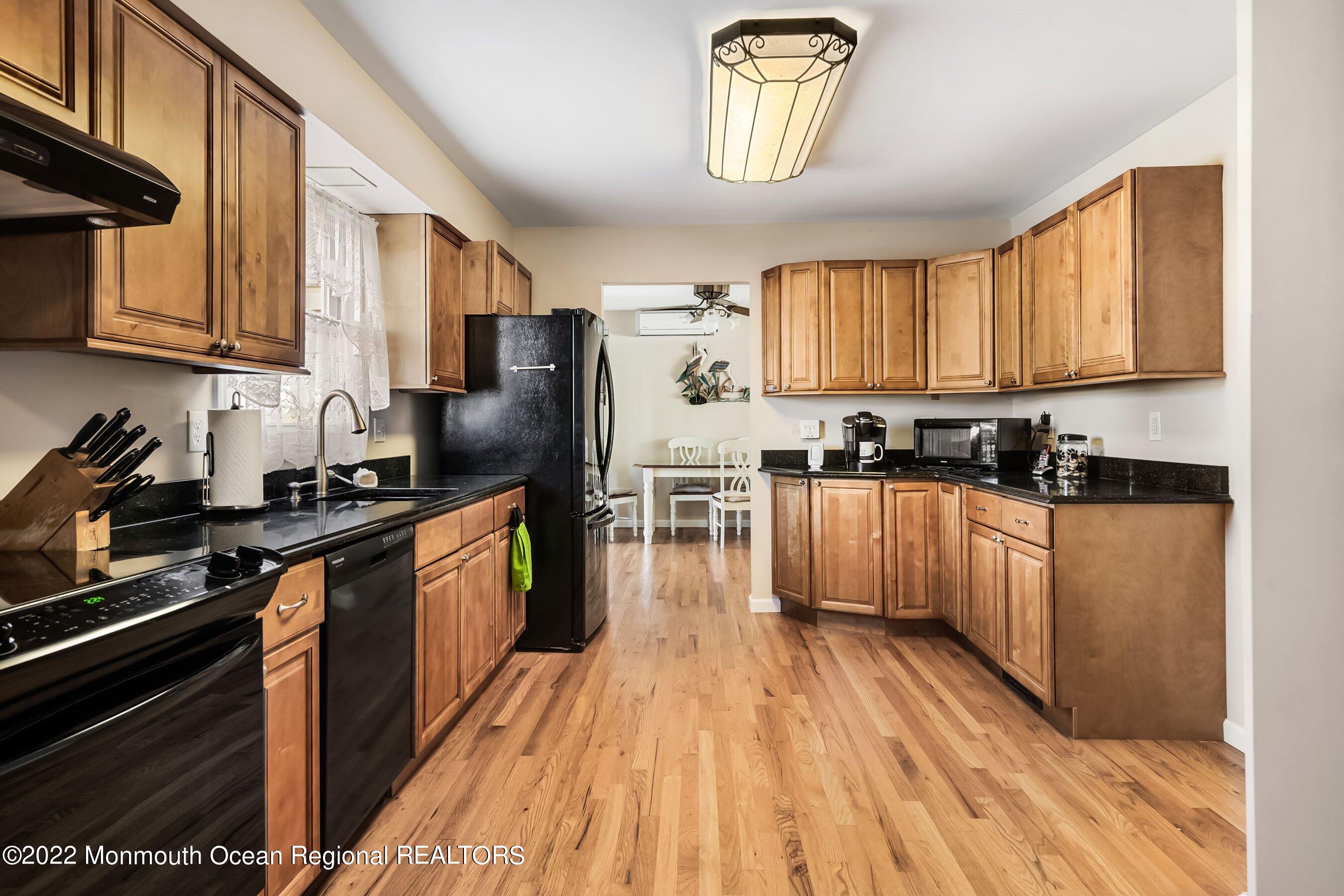 10 Rochester Drive Brick, NJ 08723 - Photo 17 of 29 10-Int9 Kitchen
