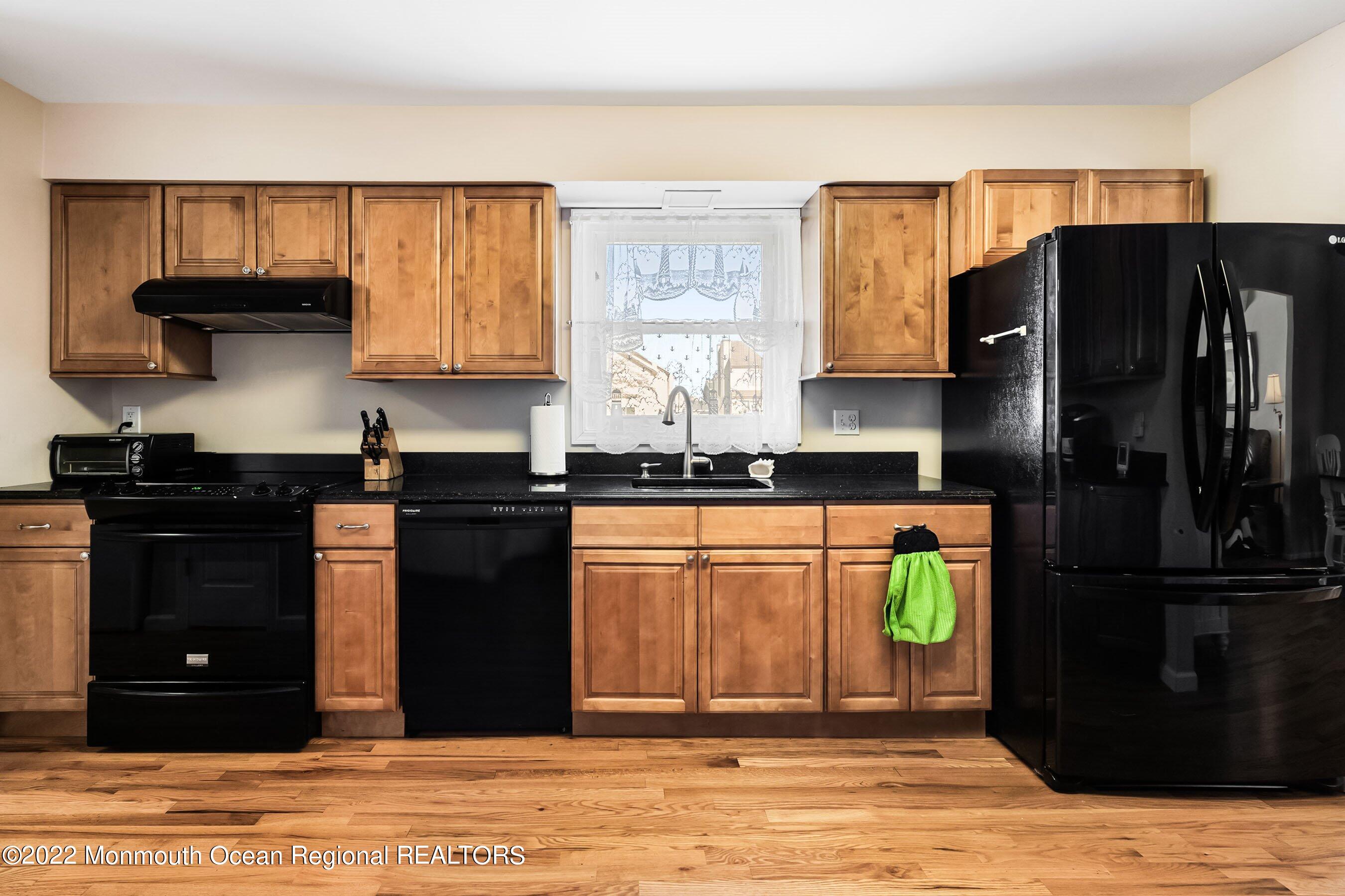 10 Rochester Drive Brick, NJ 08723 - Photo 19 of 29 12-Int10 Kitchen1