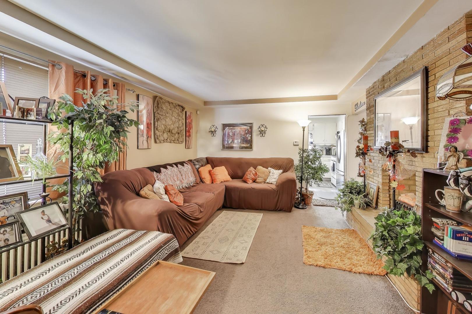 1130 Sheridan Road North Chicago, IL 60064 - Photo 3 of 15