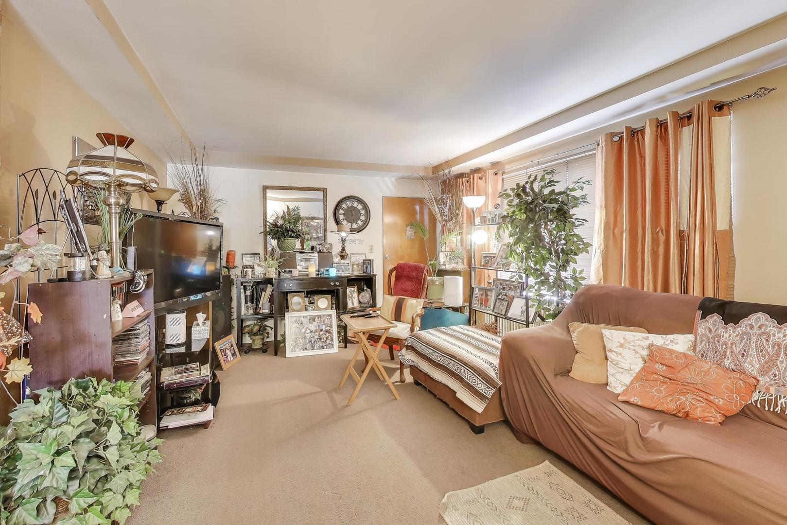 1130 Sheridan Road North Chicago, IL 60064 - Photo 4 of 15