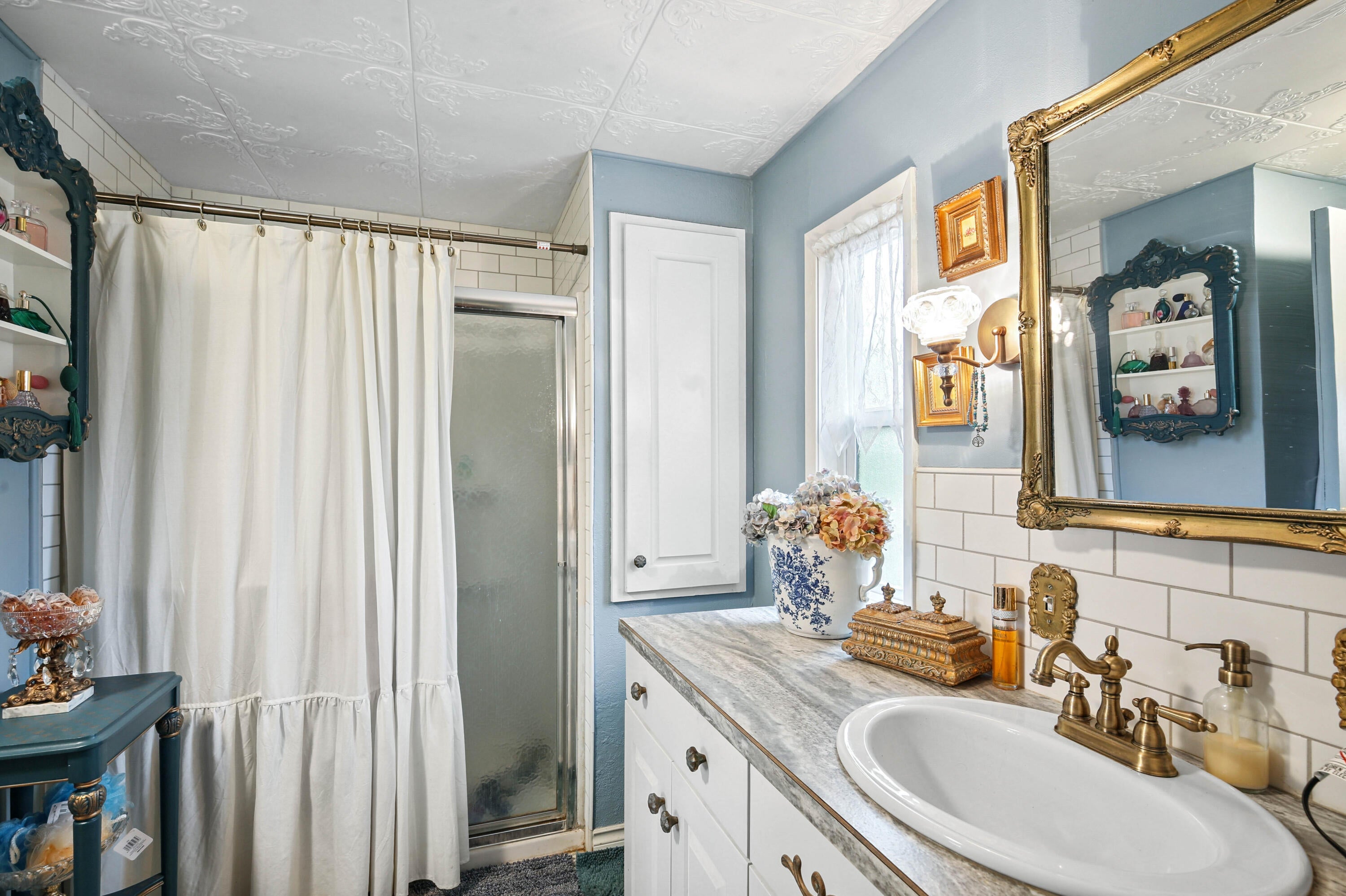 7 Brophy Way, Unit 23 Shady Cove, OR 97539 - Photo 20 of 26 Walkin Shower
