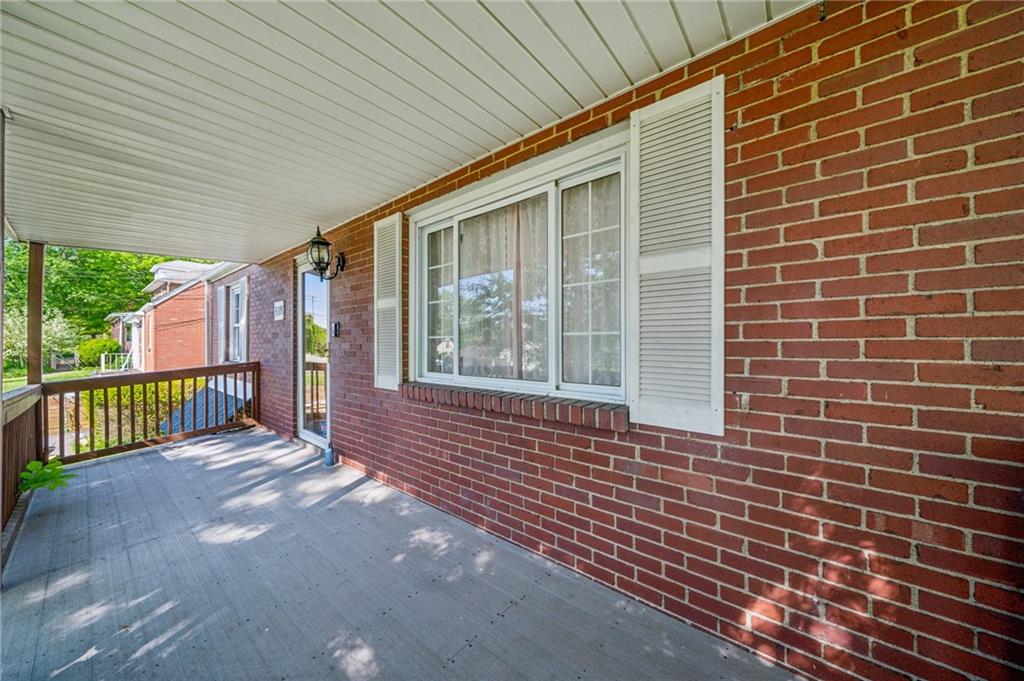339 Hamil Road Verona, PA 15147 - Photo 6 of 29 Gallery Image 6